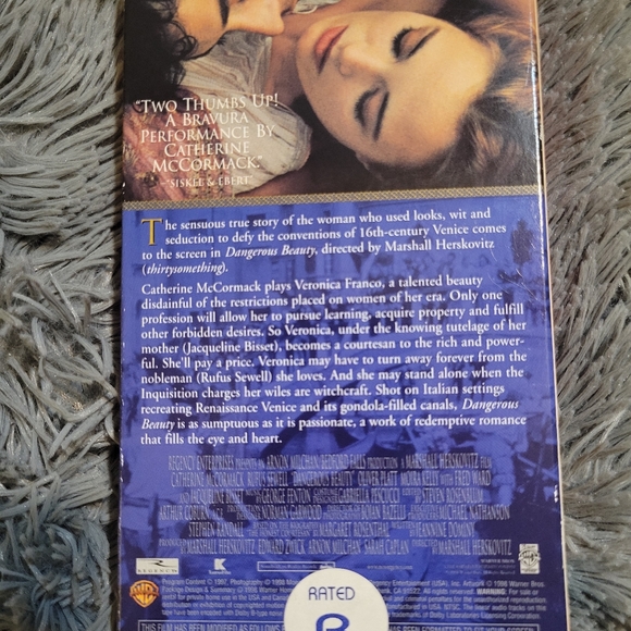 Dangerous Beauty VHS Movie (1997) - Picture 6 of 8